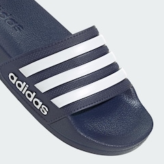 Chinelo adidas Adilette Shower Slide - Infantil - Foto 10
