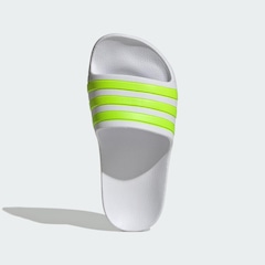 Chinelo Slide adidas Adilette Aqua - Infantil - Foto 4