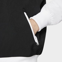 Jaqueta com Capuz Nike Sportswear Essentials+ Windrunner - Masculina - Foto 5