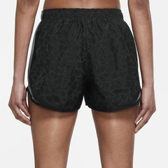 Shorts Nike Dri-FIT Tempo - Feminino - Foto 2