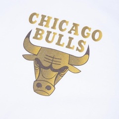 Camiseta New Era Gold Chicago Bulls China Vibes - Masculino - Foto 3