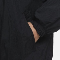 Jaqueta com Capuz Nike Sportswear Essential Windrunner - Feminina - Foto 3