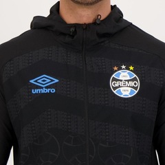 Jaqueta Umbro Corta Vento Grêmio Treino 2022 - Masculina - Foto 4
