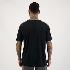 Camiseta Umbro Traditional Tape - Masculina - Foto 3