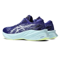 Tênis ASICS Novablast 3 - Feminino - Foto 4