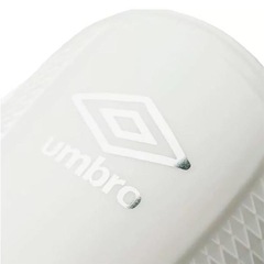 Caneleira de Futebol Umbro Protection - Foto 3