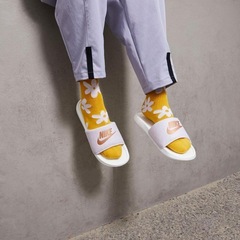 Chinelo Nike Victori One - Feminino - Foto 2