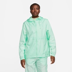 Jaqueta Nike Sportswear Essential Repel com Capuz - Feminina - Foto 1