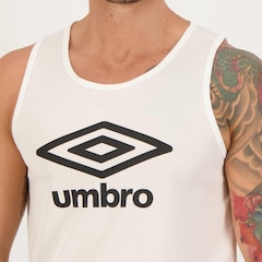 Camiseta Regata Umbro Essential Diamond - Masculina - Foto 4