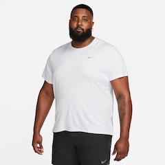Camiseta Nike Dri-FIT UV Miler - Masculina - Foto 7