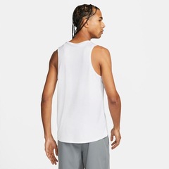 Camiseta Regata Nike Dri-FIT UV Miler - Masculina - Foto 2