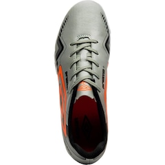 Chuteira de Campo Umbro Prisma+ - Adulto - Foto 4