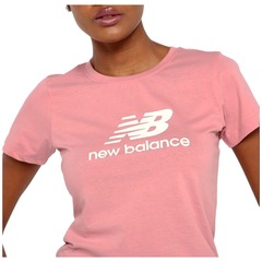 Camiseta New Balance Essentials Basic - Feminina - Foto 3