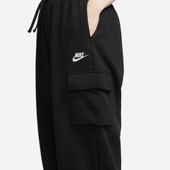 Calça Fleece Nike Sportswear Club Mid-Rise Oversized Cargo - Feminina - Foto 5