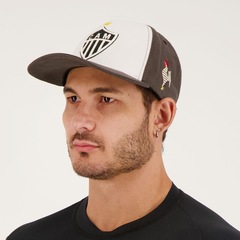 Boné Aba Curva do Atlético Mineiro Escudo Futfanatics - Snapback - Adulto - Foto 5