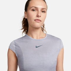 Camiseta Nike Dri-FIT Run Division - Feminina - Foto 3