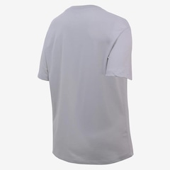 Camiseta Nike Sportswear Essentials Feminina - Foto 2