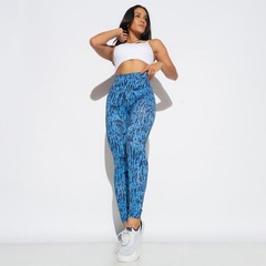 Calça Legging Honey Be Estampada Fundo com Escrita - Feminina - Foto 2