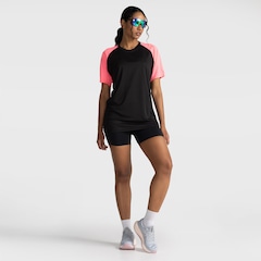 Camiseta de Treino Whats Wear Raglan Dry Fit Proteção Solar Uv - Feminina - Foto 4