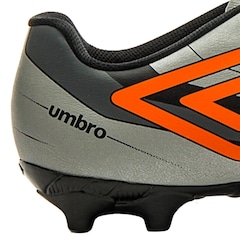 Chuteira de Campo Umbro Prisma + Meias - Adulto - Foto 3