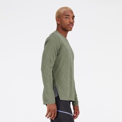 Camiseta New Balance Q Speed Jacquard Manga Longa - Masculina - Foto 4