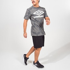 Camiseta Umbro Manga Curta Ball 92 - Masculina - Foto 3