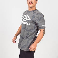 Camiseta Umbro Manga Curta Ball 92 - Masculina - Foto 1