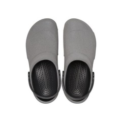 Sandália Crocs Bistro Graphic Clog - Unissex - Foto 5