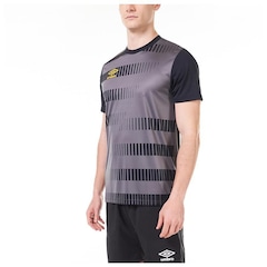 Camiseta Umbro Diagram - Masculina - Foto 2