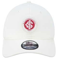 Boné Aba Curva New Era 9Twenty Futebol Internacional - Strapback - Adulto - Foto 2
