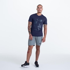 Camiseta Umbro College Piece - Masculina - Foto 5