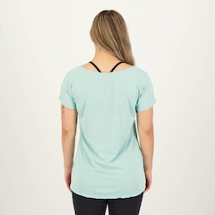 Camiseta Selene Dryfit Básica - Feminina - Foto 3