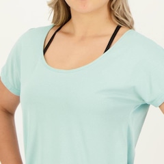 Camiseta Selene Dryfit Básica - Feminina - Foto 4