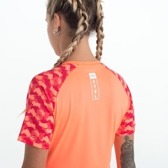 Camiseta Umbro Graphic Camuflage - Feminina - Foto 4