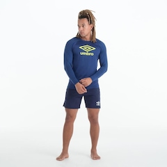 Camiseta Umbro Manga Longa Futevôlei Graphic C. - Masculina - Foto 2