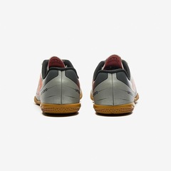 Chuteira Futsal Umbro Prisma+ - Adulto - Foto 6
