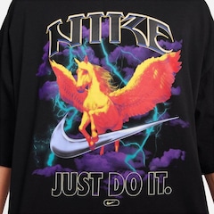 Camiseta Nike Sportswear - Masculina - Foto 4
