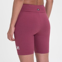 Bermuda New Balance Essentials Biker - Feminina - Foto 6