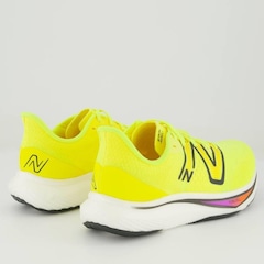 Tênis New Balance Fuelcell Rebel V3 - Masculino - Foto 3