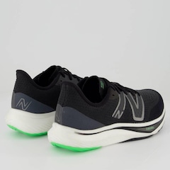 Tênis New Balance Fuelcell Rebel V3 - Masculino - Foto 3