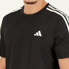 Camiseta adidas Essentials 3 Listras - Masculina - Foto 4