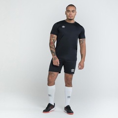 Camiseta Umbro Essential - Masculina - Foto 6
