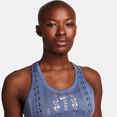 Camiseta Regata Nike Dri-Fit One - Feminina - Foto 3