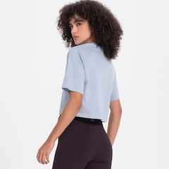 Camiseta New Balance Cropped Essentials - Feminina - Foto 4