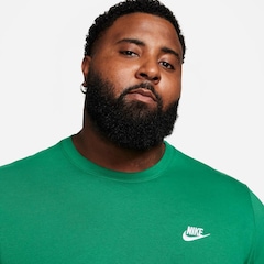 Camiseta Nike Sportswear Club - Masculina - Foto 8
