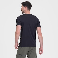Camiseta New Balance Tenacity Graphic - Masculina - Foto 3