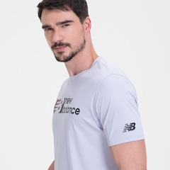 Camiseta New Balance Tenacity Graphic - Masculina - Foto 4
