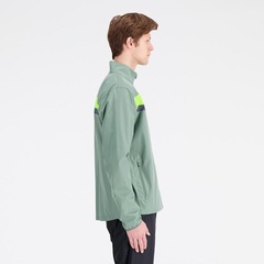 Jaqueta sem Capuz Corta Vento New Balance Accelerate - Masculina - Foto 3