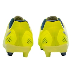 Chuteira de Campo Umbro Ultimate - Adulto - Foto 4