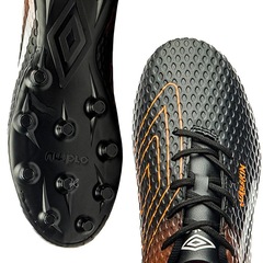 Chuteira de Campo Umbro Warskin + Meião - Adulto - Foto 7